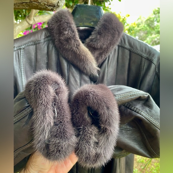 Rocker Reversible Goat Fur & Leather Mink Trim Coat From Germany No Monogram - Picture 9 of 10